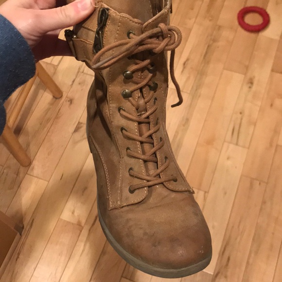 Shoes - Picture 2 of 2